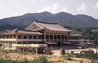 白岩温泉の伝統的建築の旅館