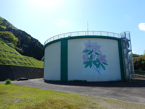 新鮎返配水池の写真