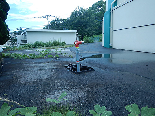 荘園配水池給水口の写真