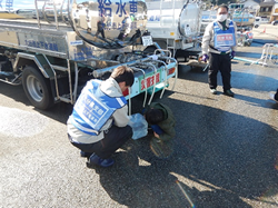 給水活動の写真4