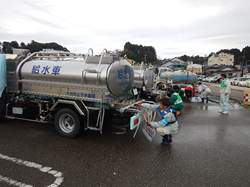 給水活動の写真6