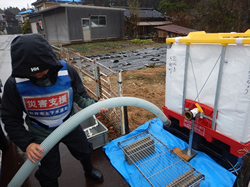 給水活動の写真7