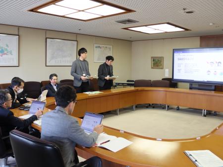 報告会の様子