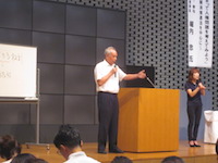 講演中の堀内忠先生の写真