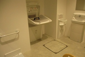 おやこトイレおむつ替え台