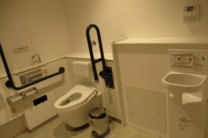 1階ユニバーサルトイレ