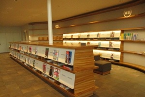 ブラウジングコーナー（新聞・雑誌）